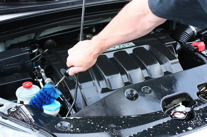 5 Steps on How to Clean Your Car Engine