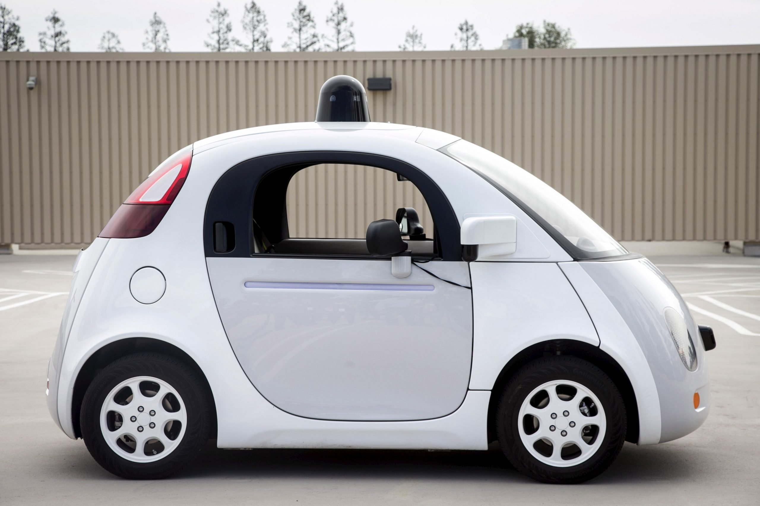 Google hires auto industry talent to push self