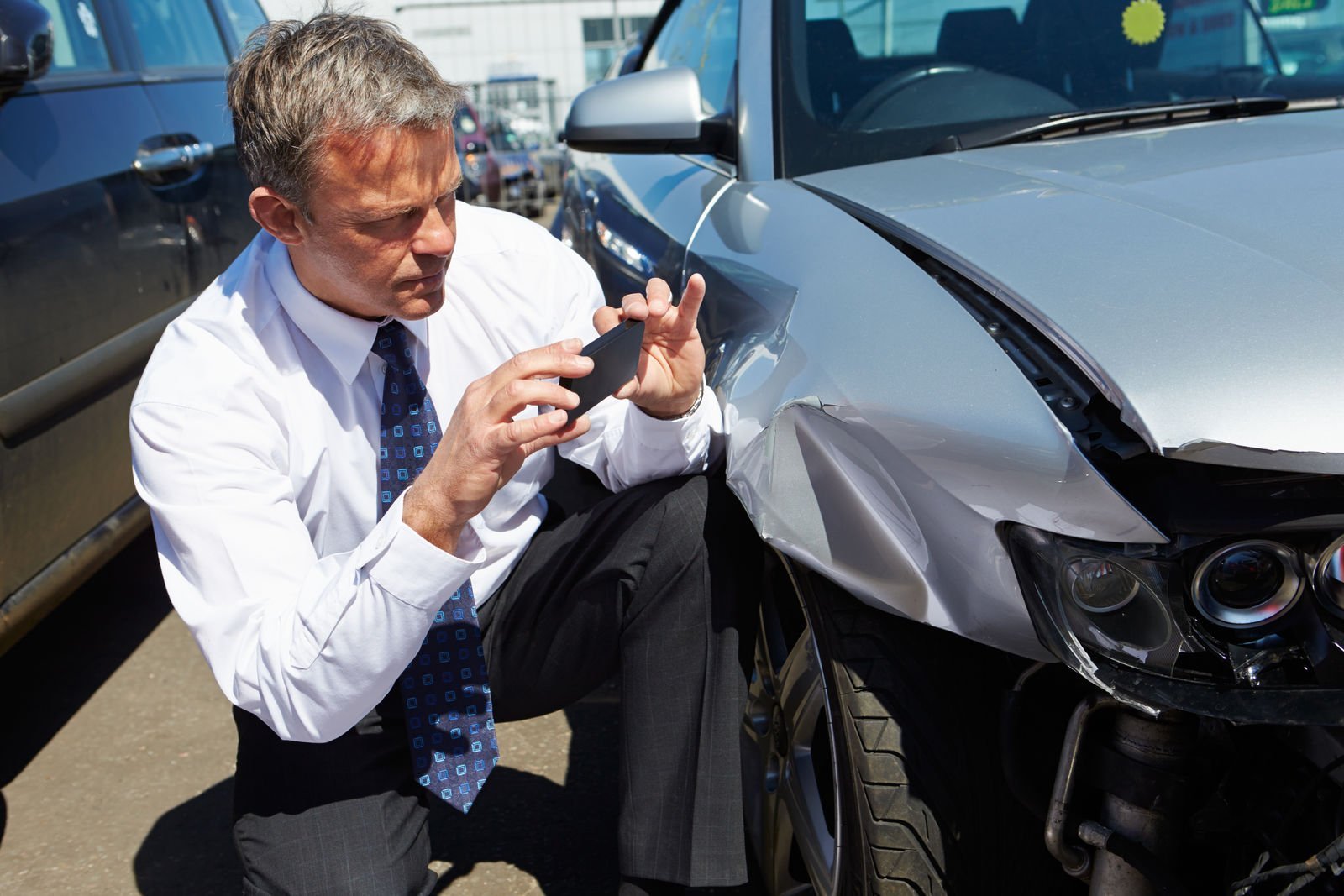 How do car insurance companies determine replacement value?