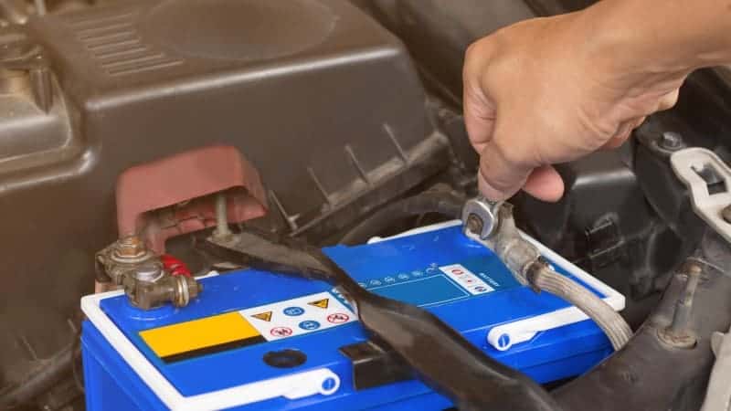 How Long Does a Car Battery Last Without Driving? (Save The Battery ...