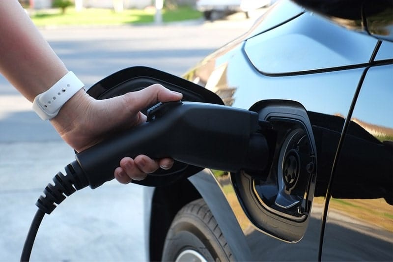How Much Does Charging an Electric Car Cost?