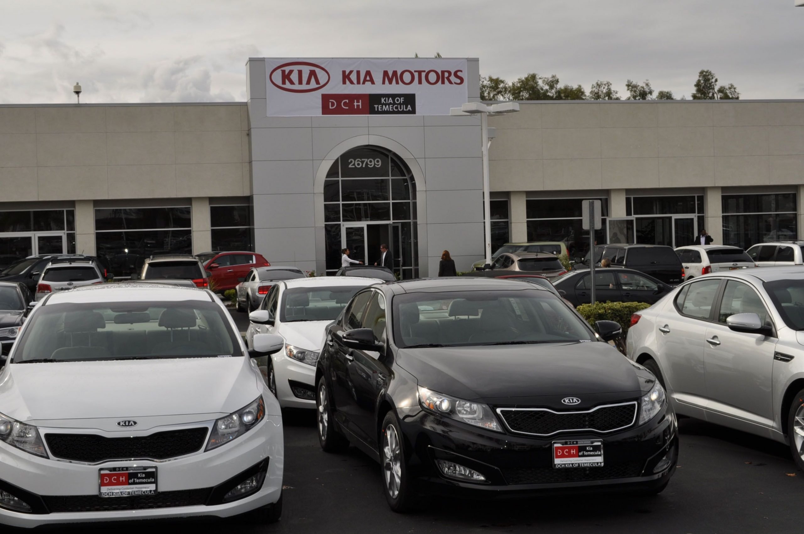 How to Become a New Car Dealer