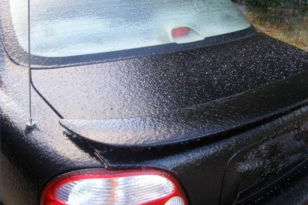 How to Defrost a Car Window Without a Heater