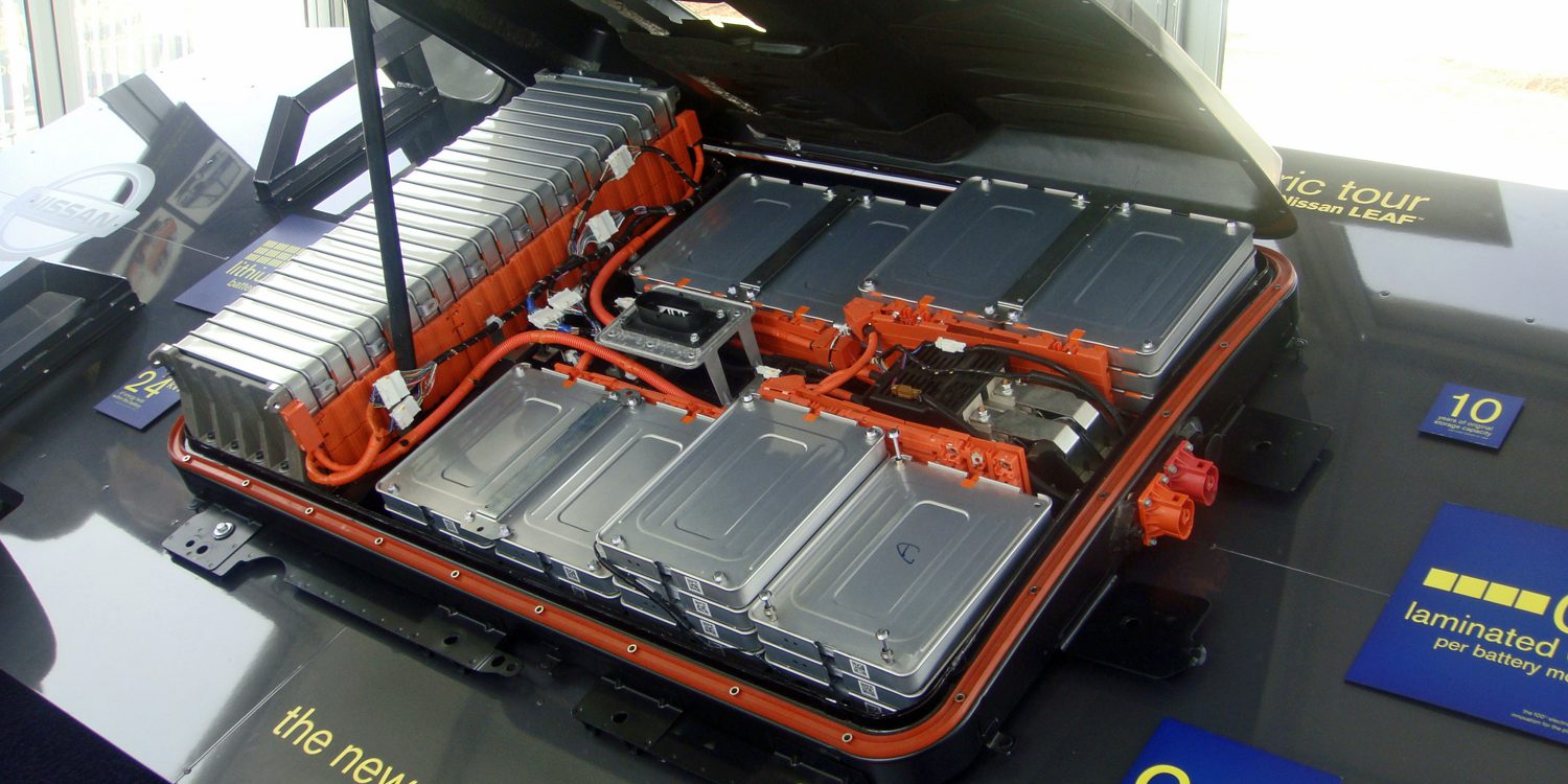 Nissan starts new program to replace old LEAF battery ...